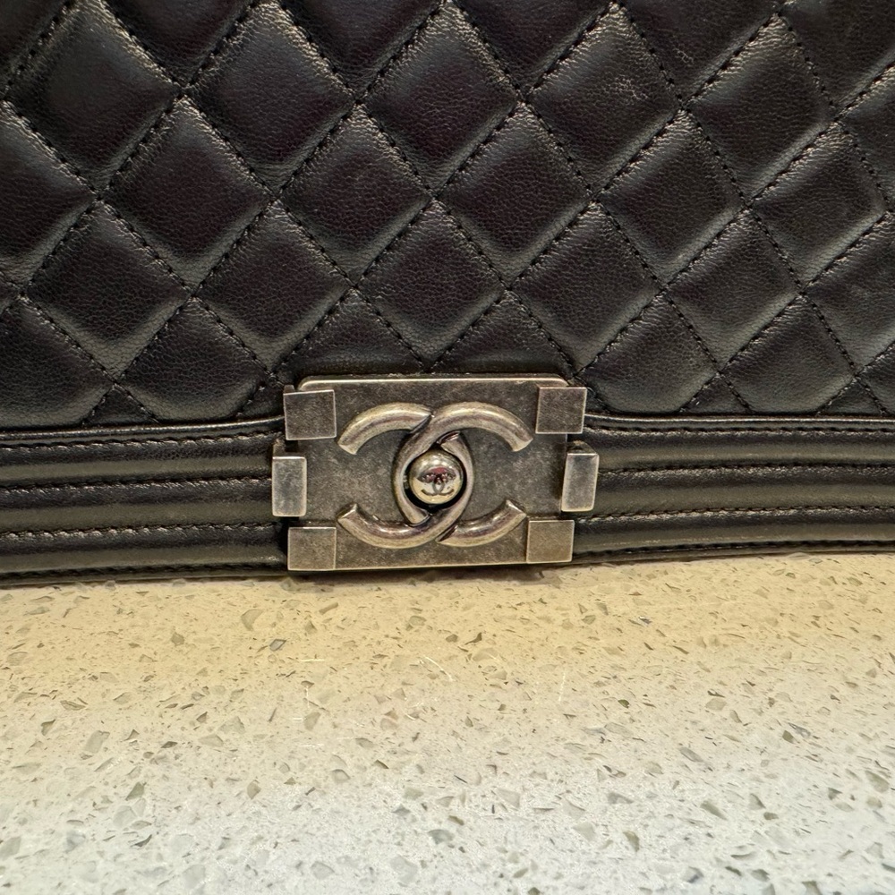 Chanel Boy-Large - Picture 2 of 5